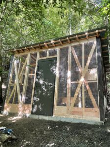 八木山小屋完成